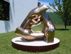 2006-rolling-hands-bronze-sculpture-150-x-150-x-150-cm-private-collection-costa-rica